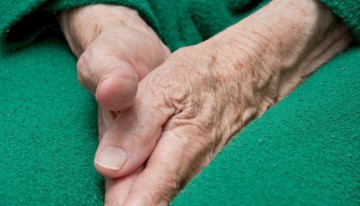 A agresat o vârstnică la Corbu şi i-a fura pensia